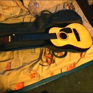 I am selling my Guitar